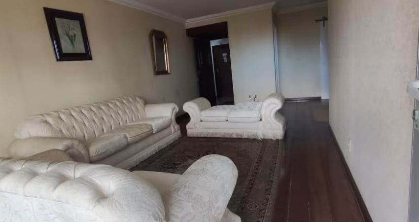 Apartamento 4/4, sendo uma suíte no bairro do Canela.