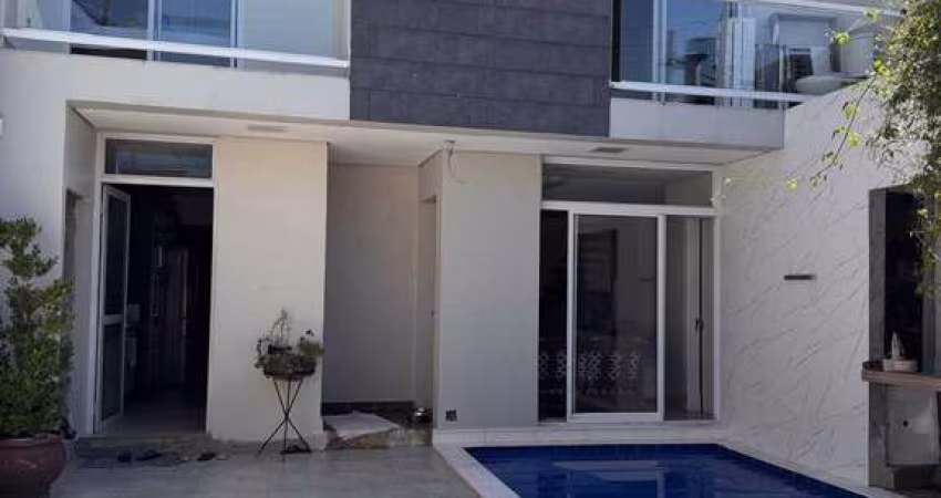 Casa à Venda 3 Quartos e 2 Vagas, 147m2 - Socorro, São Paulo