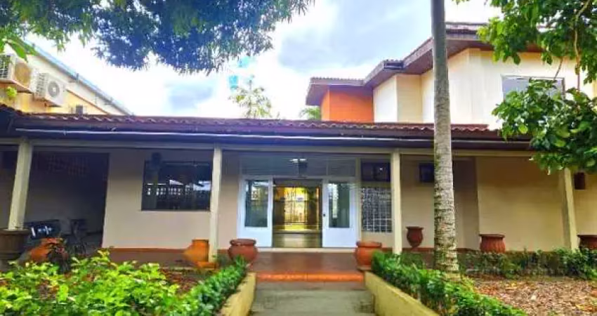 Casa com 5 quartos à venda no Adrianópolis, Manaus 