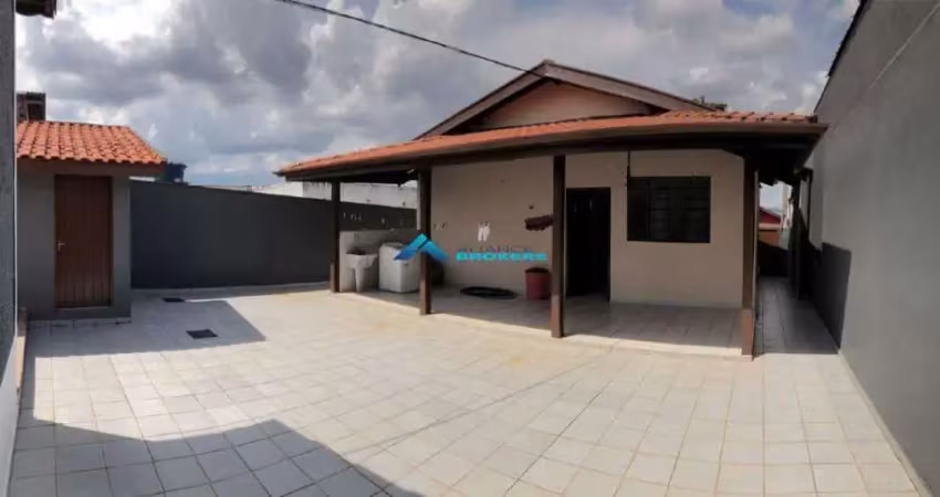 Casa a venda com 2 Dormitórios + Edicula, Amplo quintal, Bairro do Retiro, Jundiaí (Avalia Permuta)