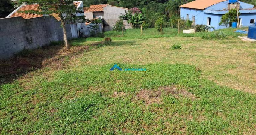 Terreno a venda C/ 800 M², Topografia em declive, Divisa entre Jundiaí / Varzea Paulista.