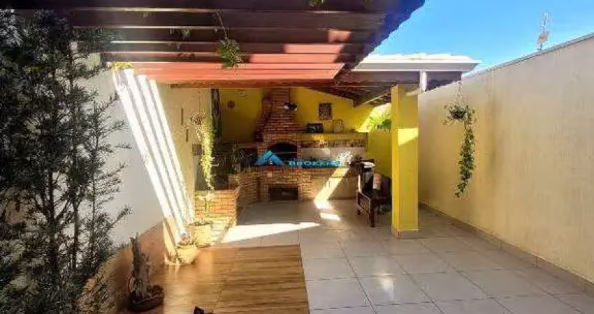 Sobrado a venda com 3 dorms. sendo 1 suíte, excelente espaço festa com churrasqueira e 2 vagas de garagem - estuda permuta