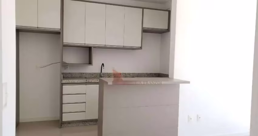 LOCAÇÃO: Apartamento com 1 Dormitório, semi MOBILIADO, diferenciado com pátio externo privativo, Vila Operária, Itajaí/SC!