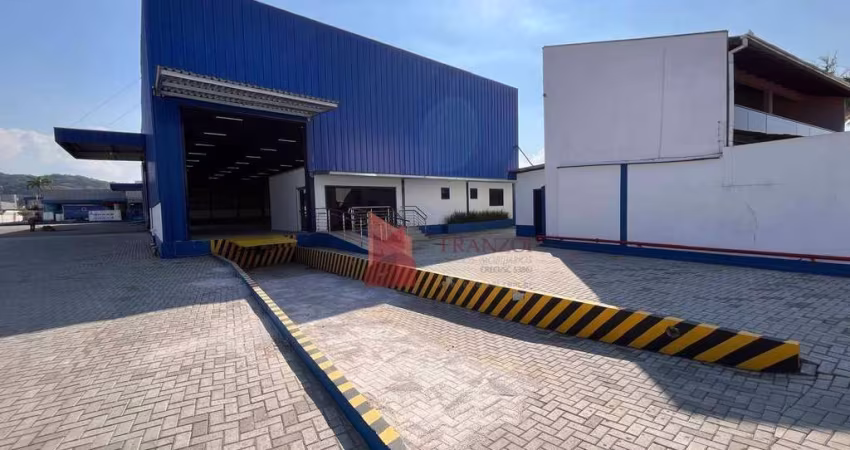 LOCAÇÃO:  GALPÃO COMERCIALcom 1.590 m² em Itajaí/SC