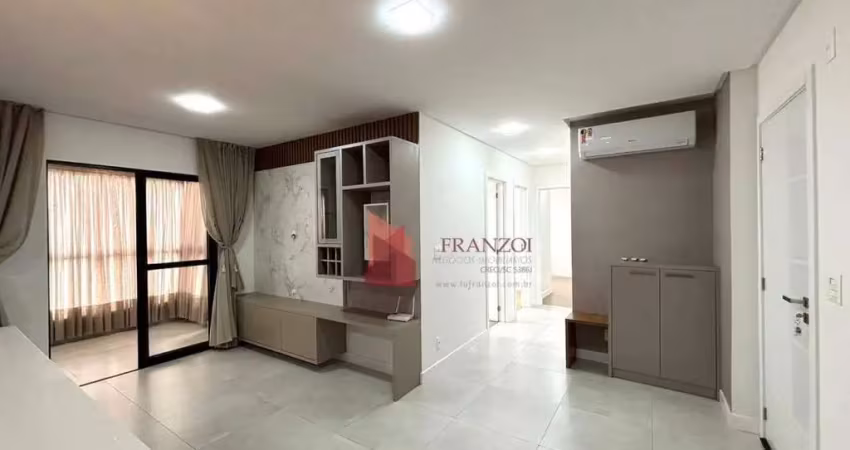Locação: apartamento com 3 dormitórios sendo 1 suíte - vila operária - itajaí/sc