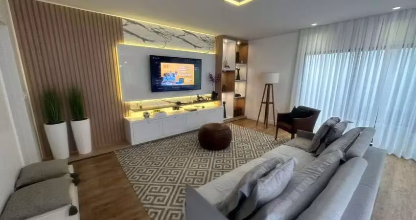 Locação- casa com 3 quartos no centro de itajaí- 730m de terreno