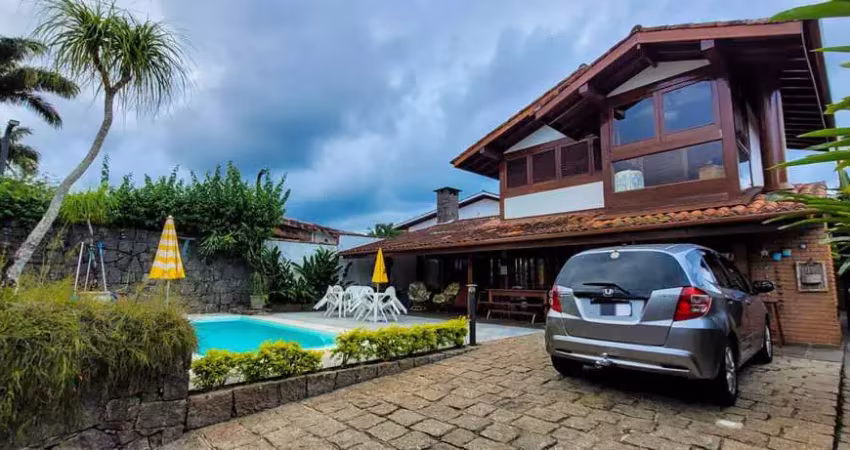 Casa à venda no bairro Barra da Lagoa em Ubatuba/SP