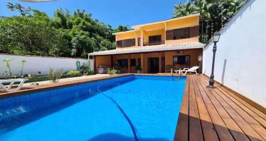 Casa à venda no bairro Barra da Lagoa em Ubatuba/SP