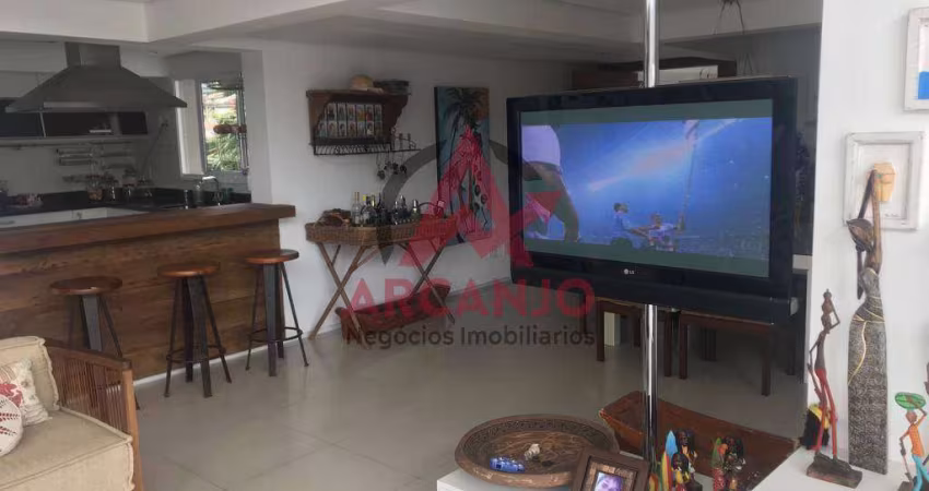 Lindo Apartamento na Orla do Itaguá de frente para o Mar