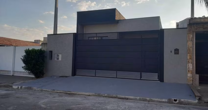 Casa à venda no bairro Nova Cerejeira em Atibaia/SP