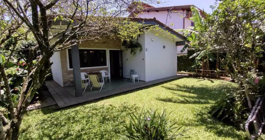 Casa à venda no bairro Tenório em Ubatuba/SP