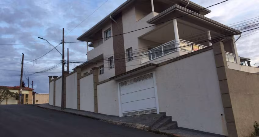 Casa à venda no bairro Centro em Mairiporã/SP