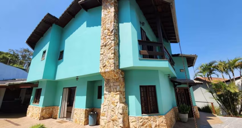 Casa à venda no bairro Caraguatá em Mairiporã/SP