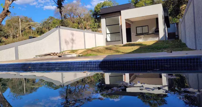 Casa à venda no bairro Pedra Vermelha (Terra Preta) em Mairiporã/SP