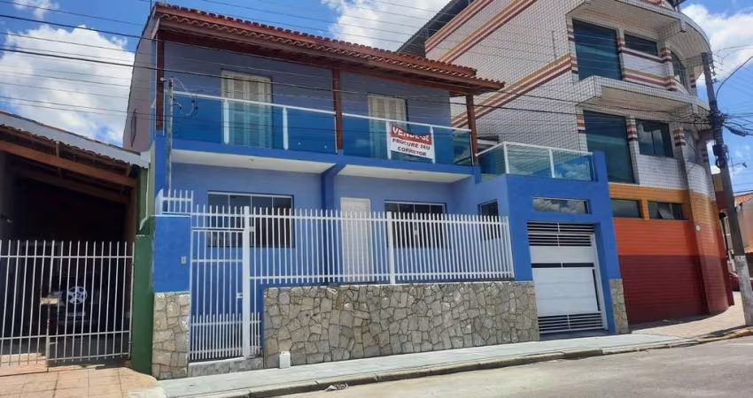 Casa à venda no bairro Alvinópolis em Atibaia/SP