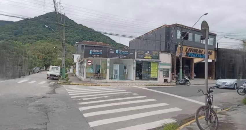 Sala à venda no bairro Umuarama em Ubatuba/SP