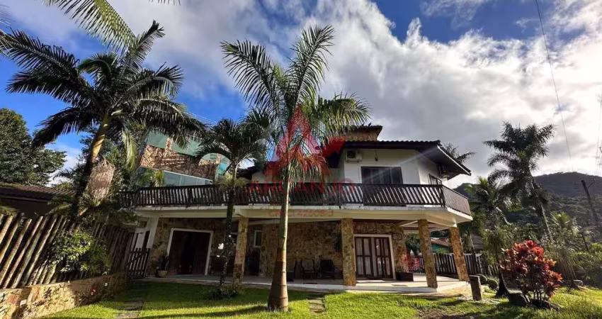 Ubatuba country clube - casa com 6 domitórios a venda  em condomínio fechado