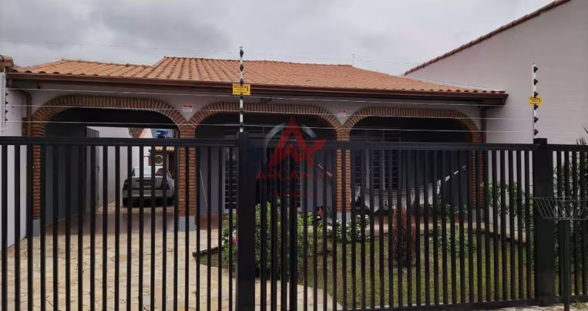 Casa à venda no bairro Centro em Ubatuba/SP