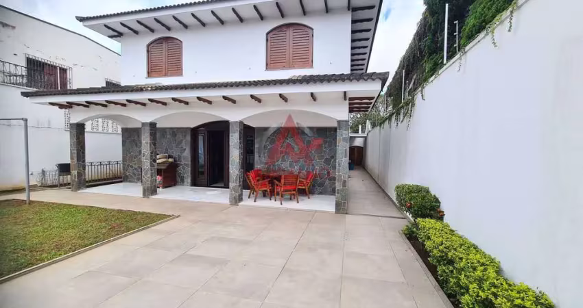Casa de alto padrão 04 suítes, área de lazer,em são paulo
