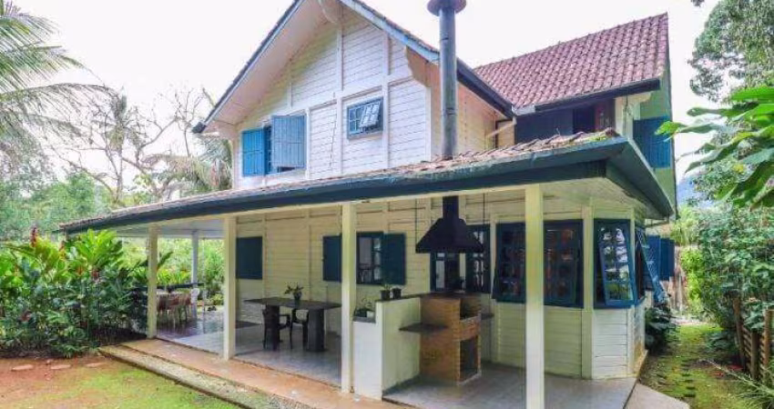 Casa à venda no bairro Enseada em Ubatuba/SP