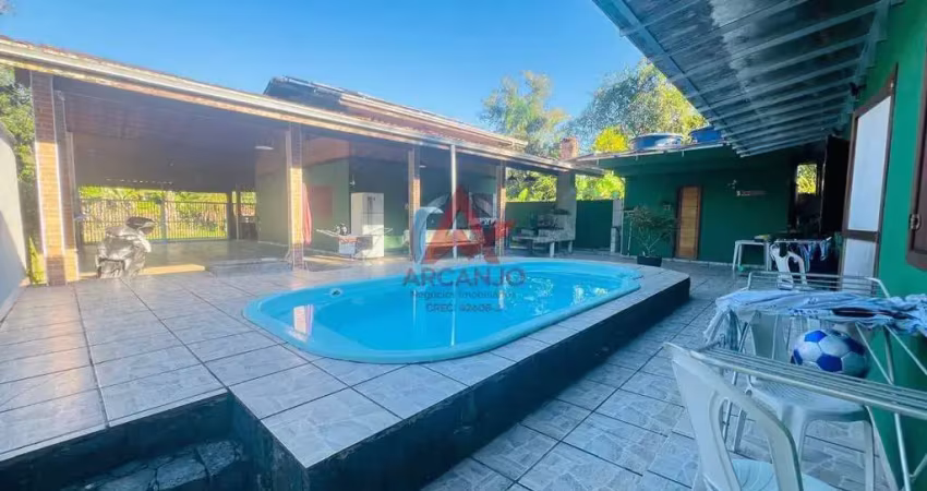 Casa a venda na praia do estaleiro proximo ao mar com edicula nos fundos