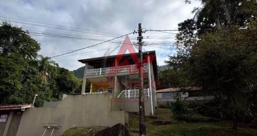 CASA A VENDA EM CONDOMINIO E MAIS UM TERRENO COM 518M² AO LADO