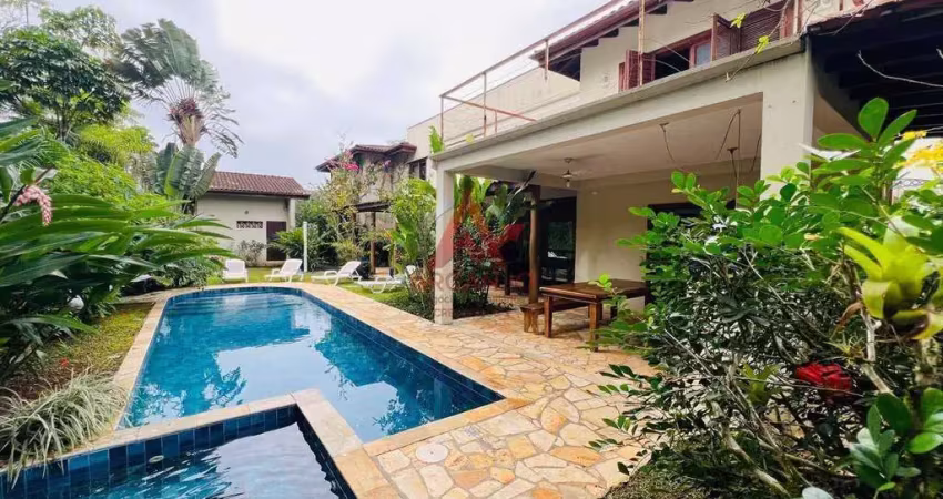 Casa a venda em condominio fechado a 30 metros da praia da enseada