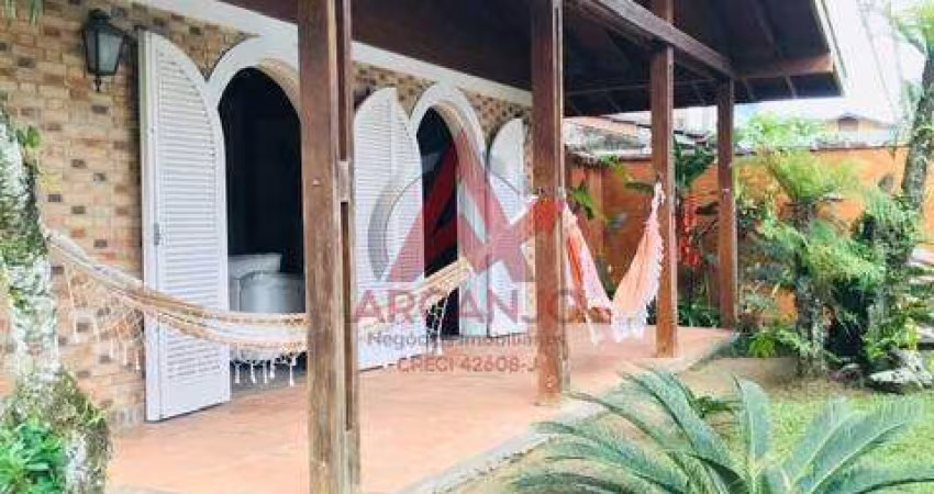 CASA A VENDA NO CONDOMINIO PEDRA VERDE COM 03 DORMITORIOS TODA MOBILIADA