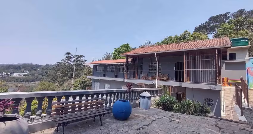 Casa à venda no bairro Caceia em Mairiporã/SP