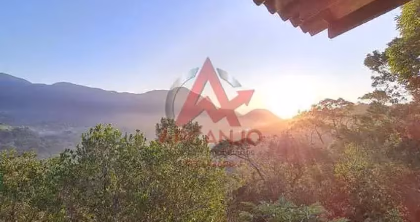 CHALÉ RÚSTICO A VENDA NO ALTO DE ITAMAMBUCA COM VISTA MARAVILHOSA