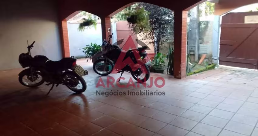 CASA A VENDA NA REGIÃO CENTRAL DE UBATUBA - SP