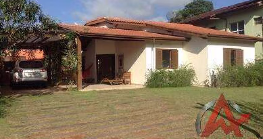 Excelente casa  para locação  02 suítes e 02 quartos , Piscina