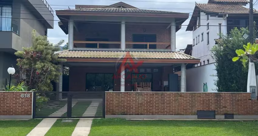 Casa a venda em condominio fechado na praia da lagoinha com 04 suites de frente para o mar
