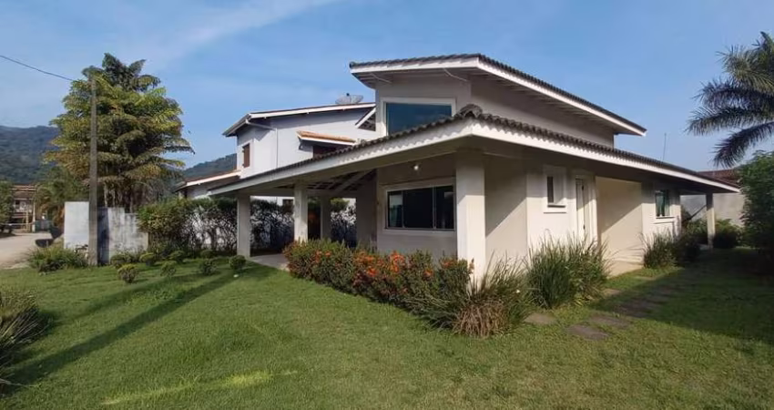 Casa à venda no bairro Horto Florestal em Ubatuba/SP