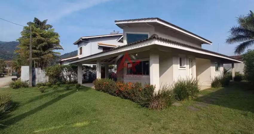 Country Club - Casa à venda no bairro Horto Florestal em Ubatuba/SP