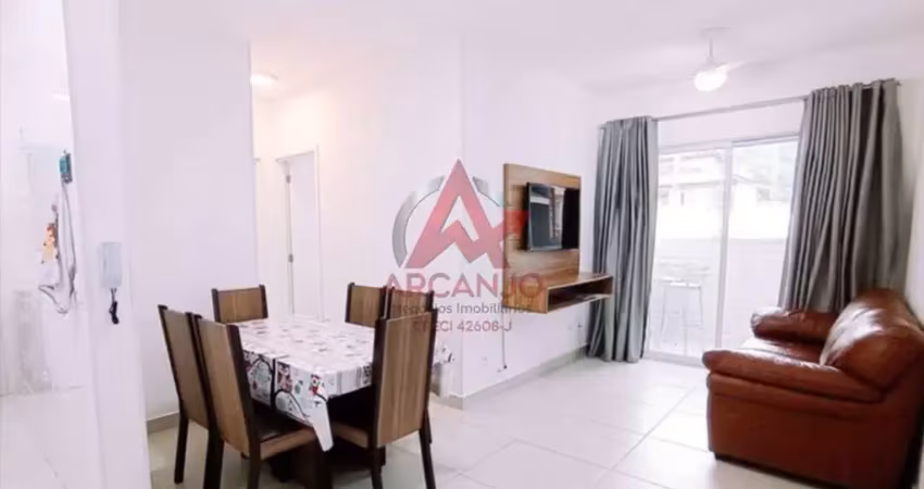 Apartamento na Praia das Toninhas com 02 dormitórios em Ubatuba - SP