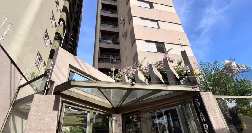 Apartamento no centro com 03 quartos e 01 suíte, com localização privilegiada