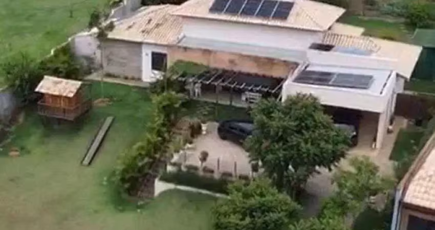 Linda chácara à venda no condomínio terras de itaici,