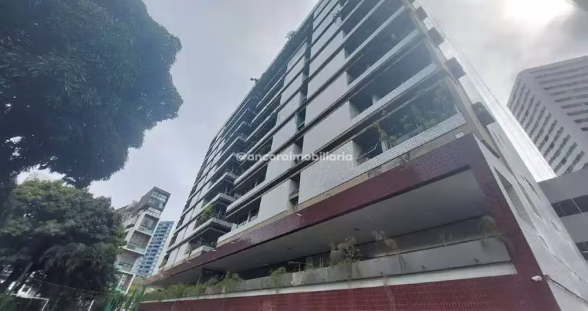 Apresentamos esta imponente cobertura duplex a venda!
