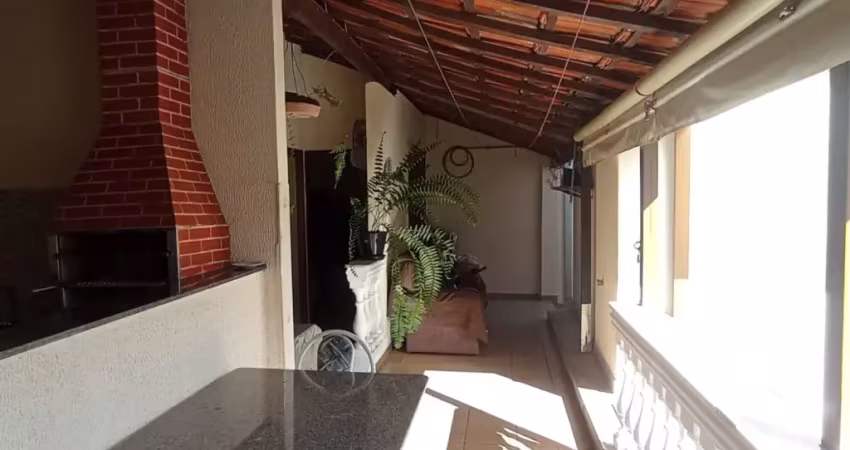 Linda Casa de três dorm no coração do Bosque