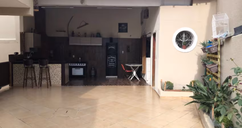 Excelente Sobrado à Venda no Jardim Oriente