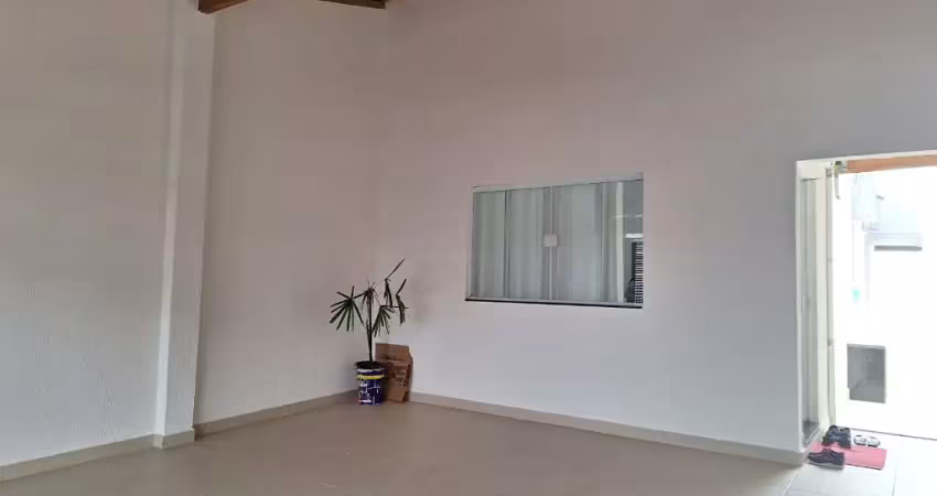 Excelente Casa no Jdim Oriente
