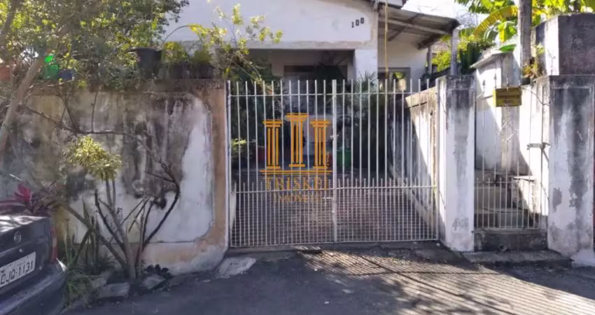 Casa 2 dorm com edícula no Quiririm - CA370