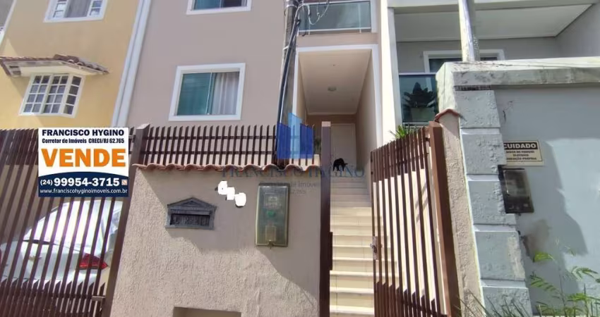Casa para Venda em Volta Redonda, Jardim Belvedere, 3 dormitórios, 1 suíte, 3 banheiros, 2 vagas