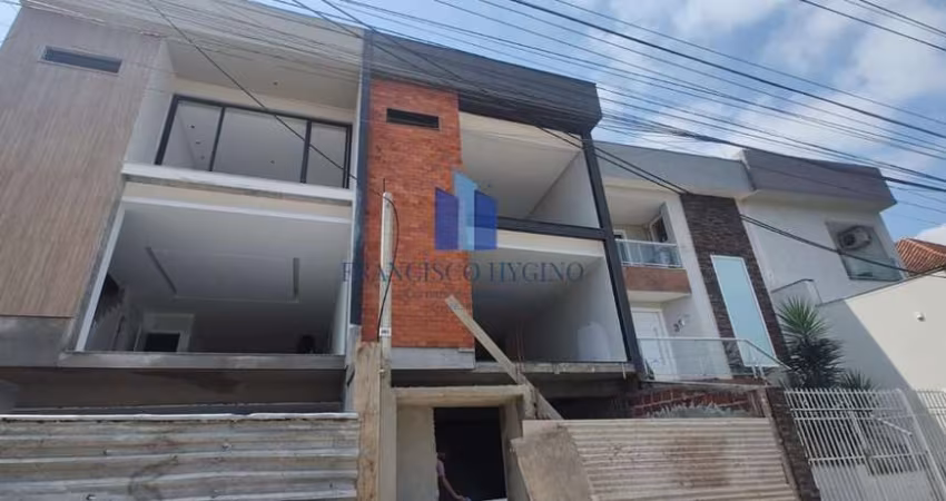 Casa para Venda em Volta Redonda, Jardim Belvedere, 3 dormitórios, 3 suítes, 4 banheiros, 4 vagas