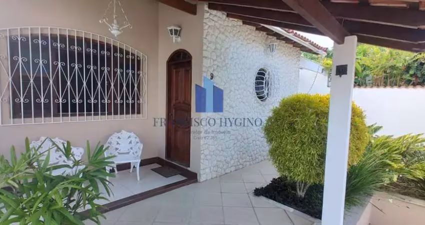 Casa para Venda em Volta Redonda, Jardim Belvedere, 3 dormitórios, 1 suíte, 3 banheiros, 3 vagas
