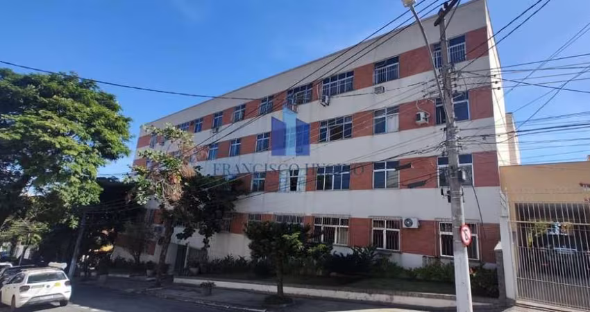 Apartamento para Venda em Volta Redonda, Jardim Amália, 3 dormitórios, 2 banheiros, 1 vaga