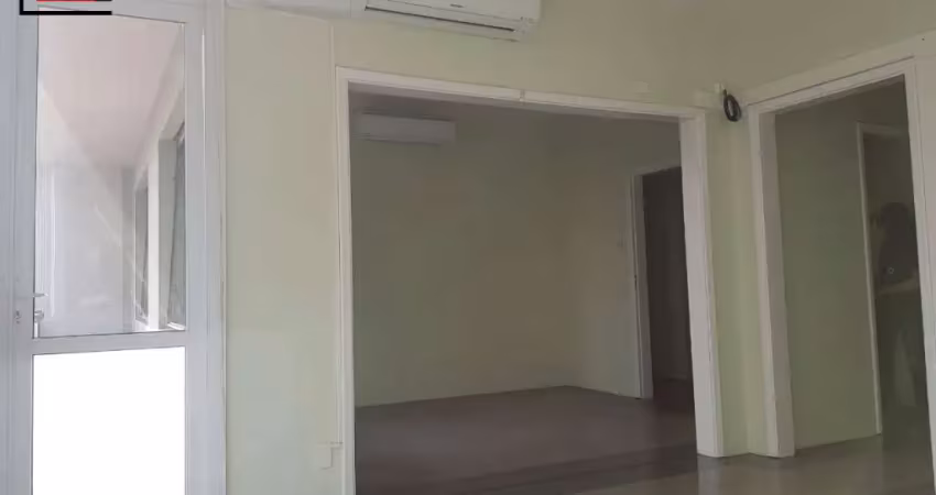 Excelente, conjunto comercial, 4 salas, 2 banh, sem vaga, 130m.