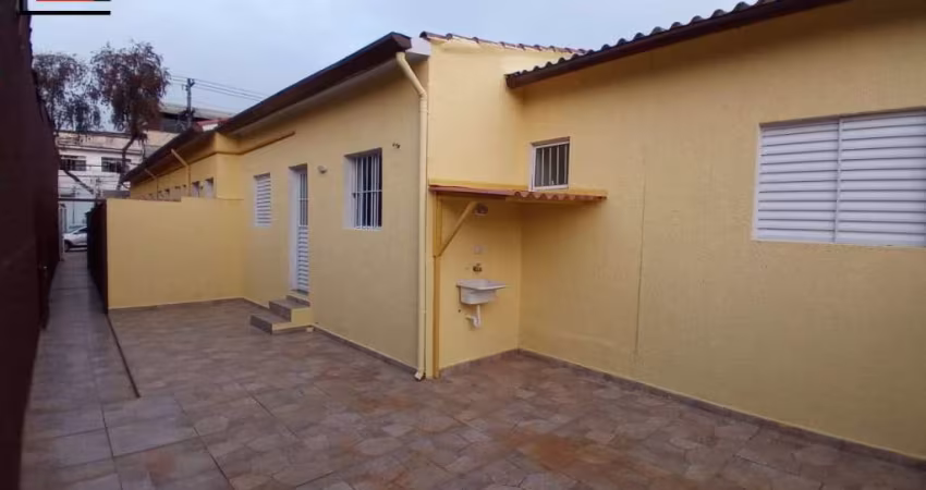 EXCELENTE CASA NO CAMBUCI TOTALMENTE REFORMADA! SEM VAGA