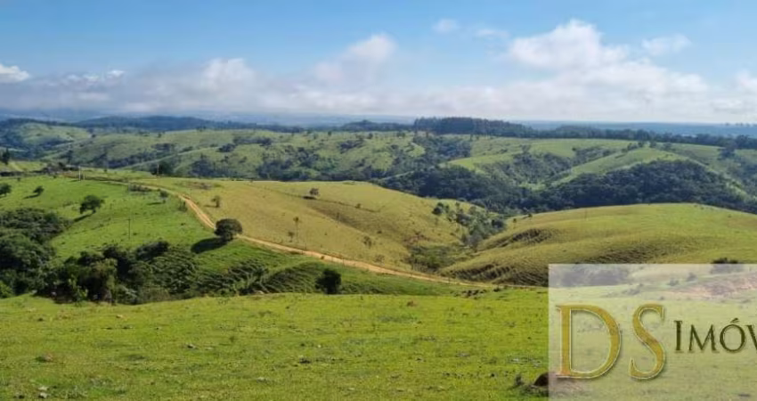 FAZENDA A VENDA EM CAPÃO BONITO-SP, COM ÁREA TOTAL DE 162 ALQUEIRES, CONTENDO CASA SEDE, CASA DE CASEIRO E GALPÃO PARA IMPLEMENTOS